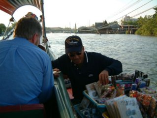 TRABAJADOR COMERCIO RIO